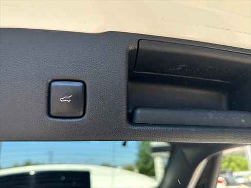 Used 2022 Ford Escape SE w/ SE Sport Appearance Package AWD/4WD image 25