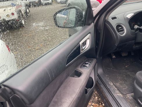 Used 2015 Nissan Pathfinder SV w/ Cargo Package image 13