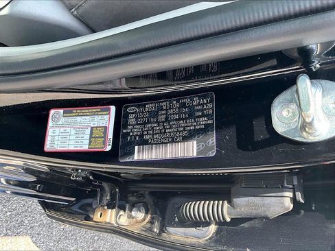 Used 2024 Hyundai Elantra SEL FWD image 32