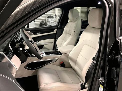 New 2026 Jaguar F-PACE R-Dynamic S image 8