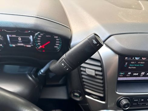 Used 2018 Chevrolet Suburban Premier AWD/4WD image 22