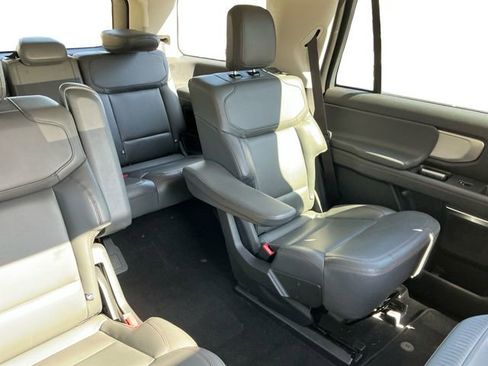 Used 2025 Ford Expedition Active image 18