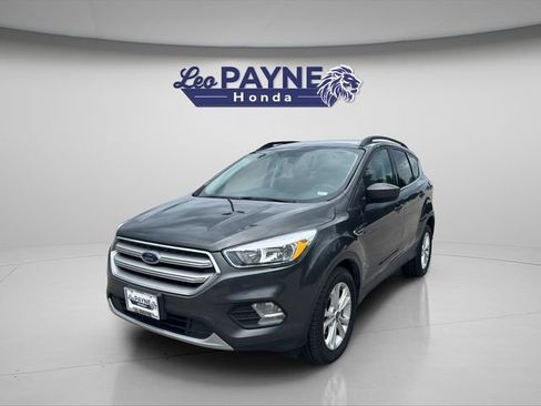 Used 2018 Ford Escape SE FWD image 3