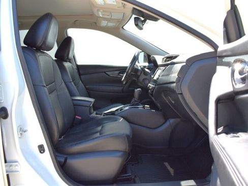 Used 2017 Nissan Rogue SL w/ SL HEV Premium Package AWD/4WD image 29