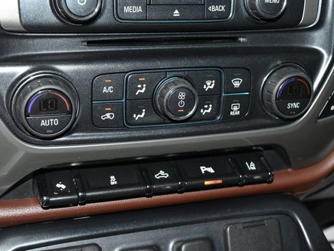 Used 2014 Chevrolet Silverado 1500 High Country w/ High Country Premium Package AWD/4WD image 13