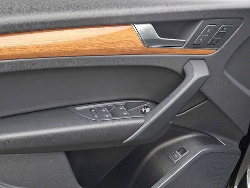 Certified 2023 Audi Q5 2.0T Premium w/ Convenience Package image 10