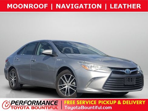 Used 2017 Toyota Camry XLE w/ Moonroof Package FWD image 1