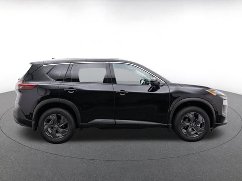 Used 2026 Nissan Rogue SV AWD/4WD image 8