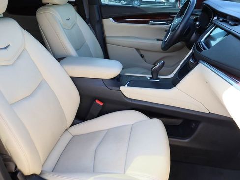 Certified 2018 Cadillac XT5 Luxury image 27