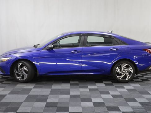 Used 2025 Hyundai Elantra Sport FWD image 4