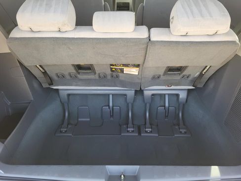 Used 2020 Toyota Sienna L FWD image 10