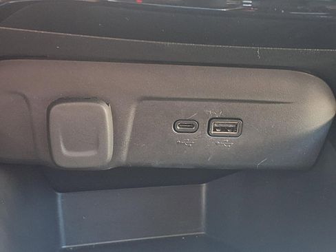 Used 2025 Chevrolet Trax LT image 10