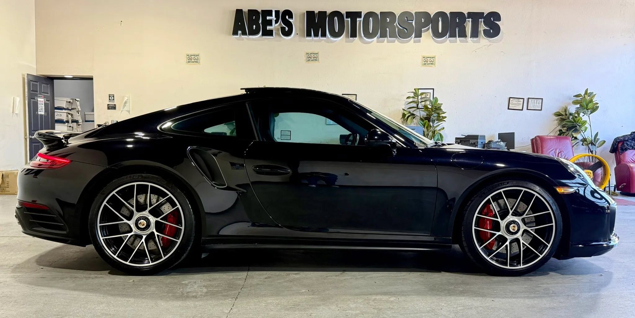 Used 2019 Porsche 911 4 Coupe AWD/4WD image 7
