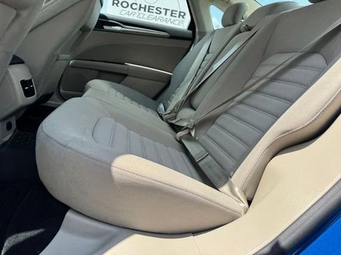 Used 2017 Ford Fusion SE FWD image 8