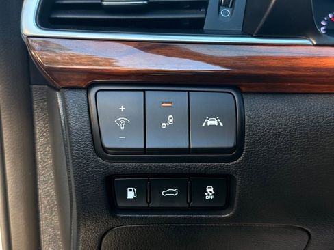 Used 2019 Kia Cadenza Technology image 29