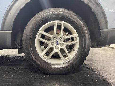 Used 2026 Ford Explorer Active AWD/4WD image 5