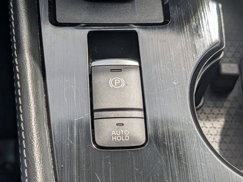 Used 2023 Nissan Rogue SL w/ SL Premium Package image 17