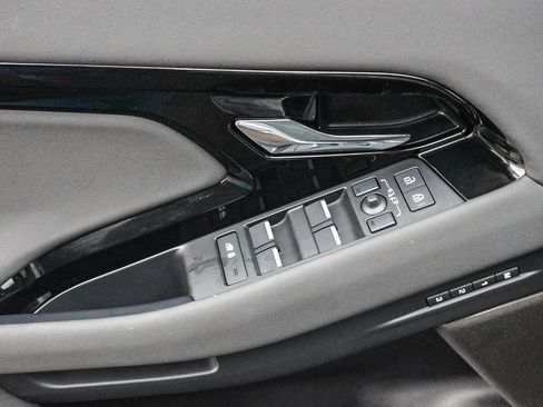 Used 2025 Land Rover Range Rover Evoque S image 31