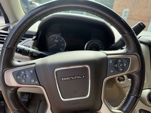 Used 2019 GMC Yukon Denali w/ Denali Ultimate Package AWD/4WD image 6