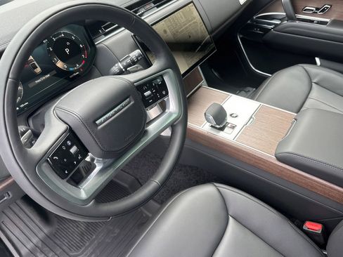 New 2026 Land Rover Range Rover SE image 5