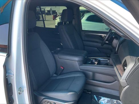 Used 2025 Chevrolet Tahoe LS image 8