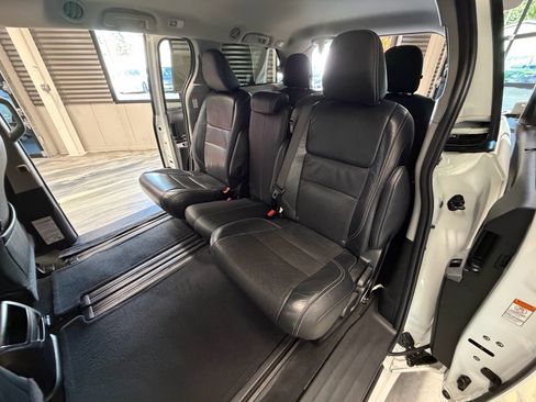 Used 2017 Toyota Sienna SE FWD image 8