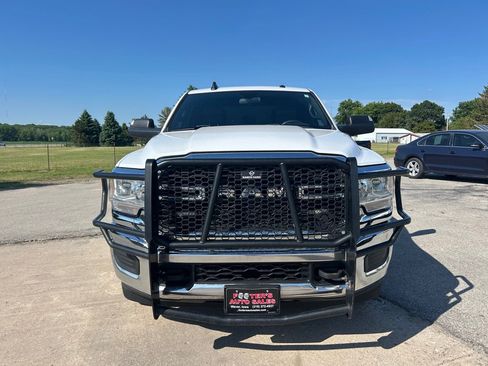Used 2022 RAM 2500 Tradesman w/ Chrome Appearance Group AWD/4WD image 2