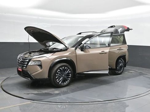 Used 2025 Nissan Rogue Platinum w/ Platinum Premium Package image 53