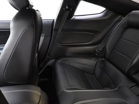 Used 2022 Ford Mustang Shelby GT500 w/ Technology Package RWD image 18