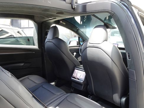Used 2024 Tesla Model X AWD/4WD image 19