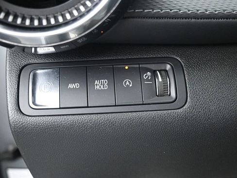 Used 2025 Chevrolet Equinox LT AWD/4WD image 8