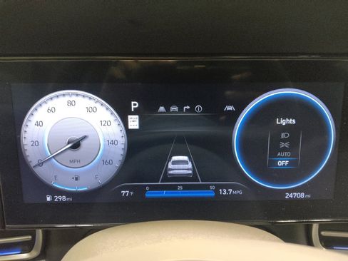 Used 2025 Hyundai Elantra SEL FWD image 23