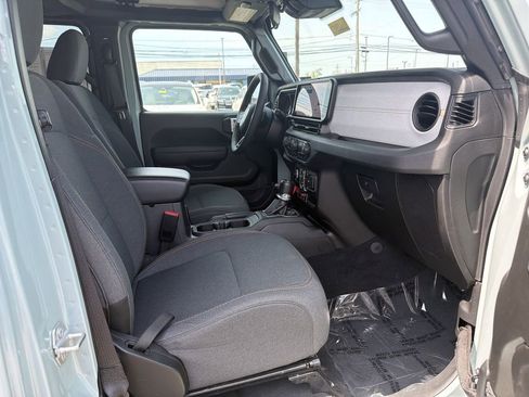 Used 2024 Jeep Wrangler Unlimited AWD/4WD image 16