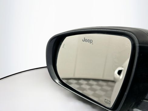 Used 2025 Jeep Compass Limited image 16