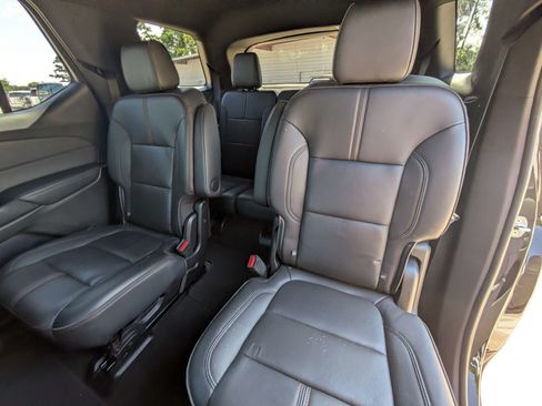 Used 2023 Chevrolet Traverse RS w/ LPO, Floor Liner Package AWD/4WD image 10