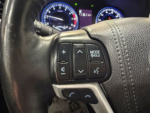Used 2018 Toyota Highlander Limited image 26