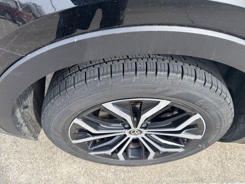 Used 2024 Toyota Crown XLE image 17