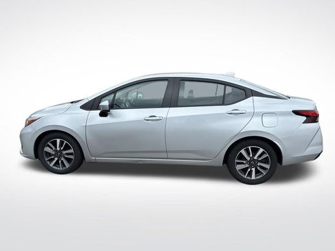 Used 2023 Nissan Versa SV FWD image 3
