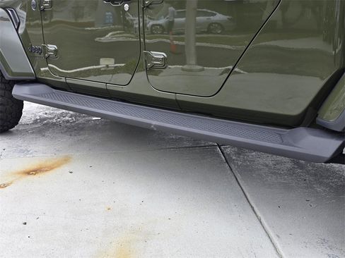 Used 2023 Jeep Gladiator Willys image 29