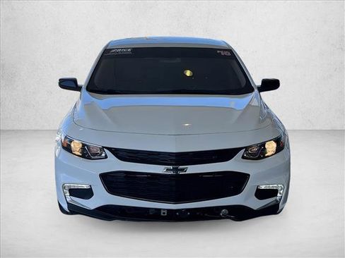 Used 2018 Chevrolet Malibu LT w/ Leather Package FWD image 7