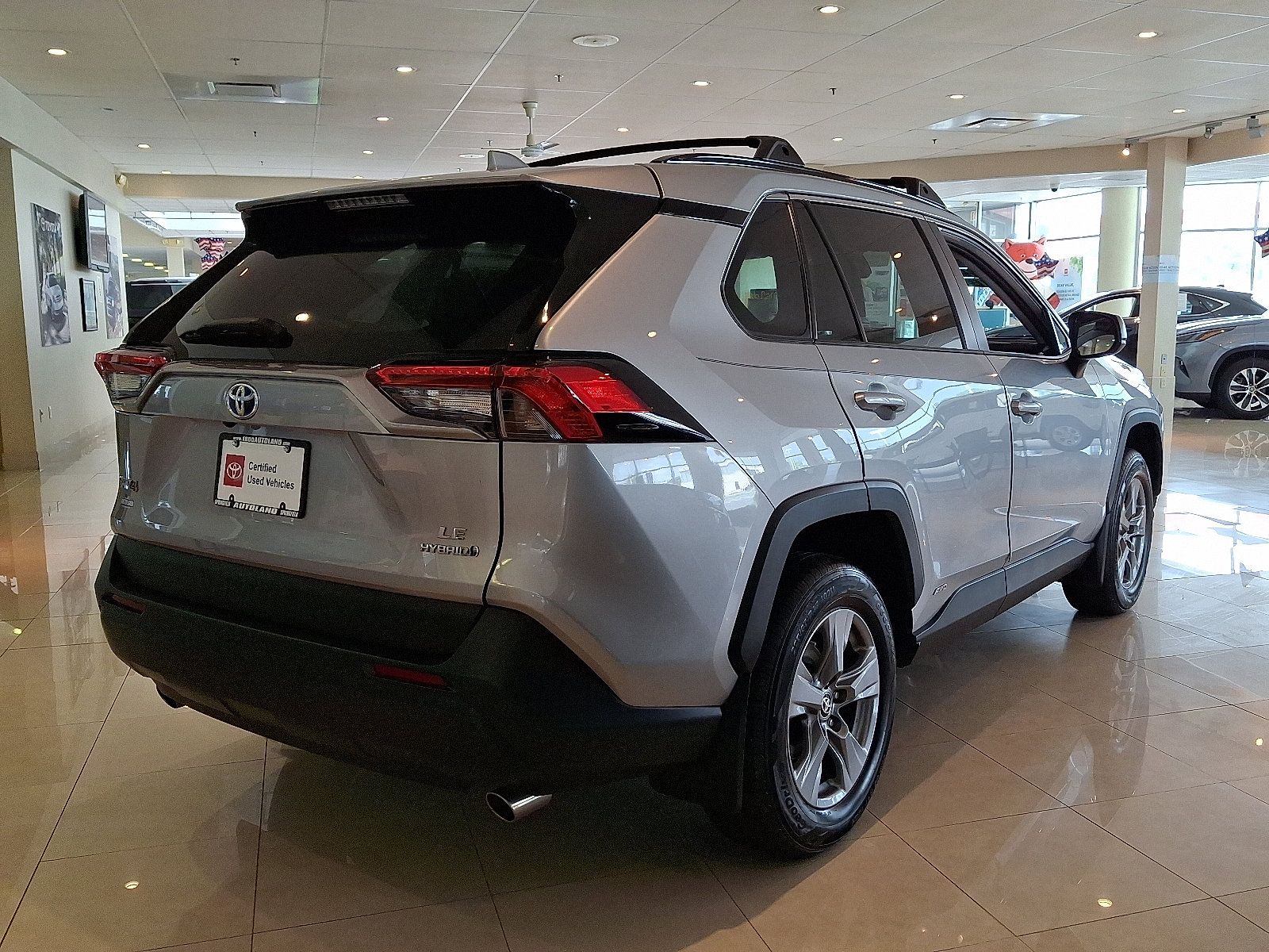 Certified 2022 Toyota RAV4 LE w/ Carpet Mat Package (TMS) AWD/4WD image 7