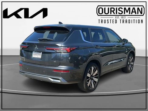 Used 2025 Mitsubishi Outlander SE AWD/4WD image 4