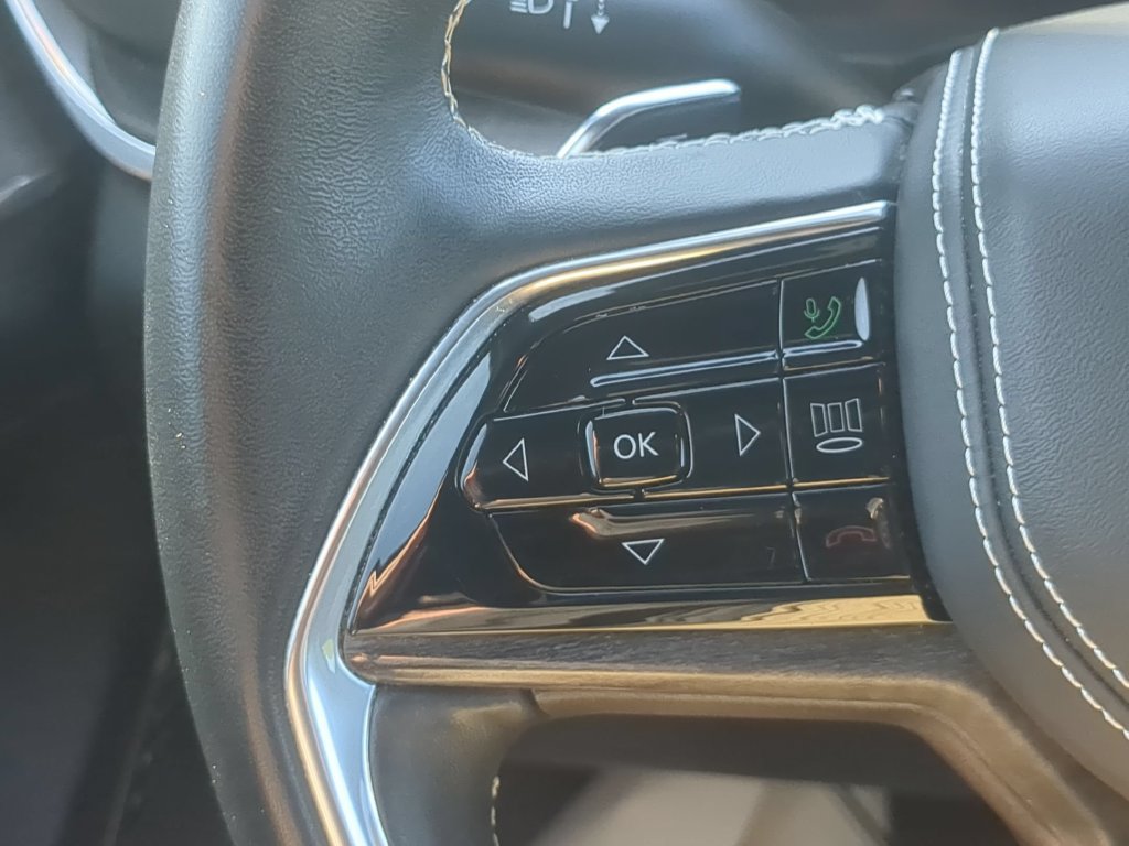 Certified 2022 Jeep Grand Cherokee L Overland w/ Luxury Tech Group IV AWD/4WD image 18