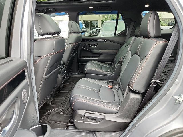 Used 2025 Honda Pilot TrailSport image 11