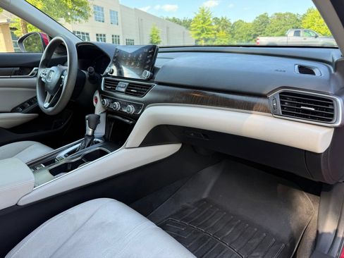 Used 2019 Honda Accord EX image 24