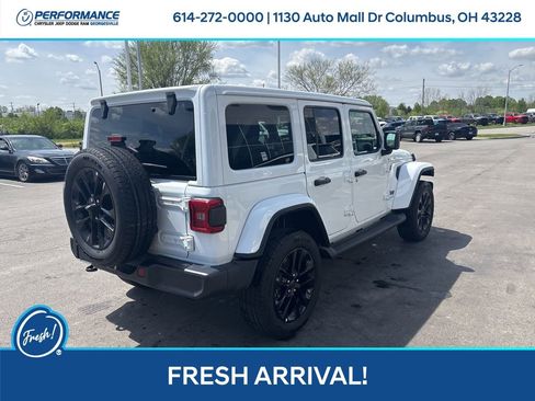 Used 2025 Jeep Wrangler Unlimited Sahara image 4