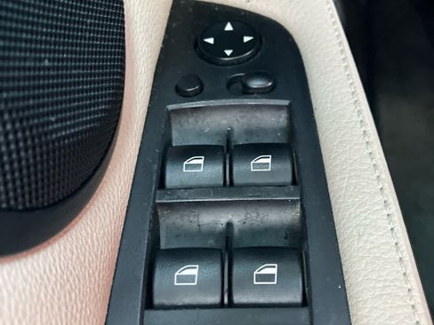 Used 2010 BMW 328i Sedan RWD image 11