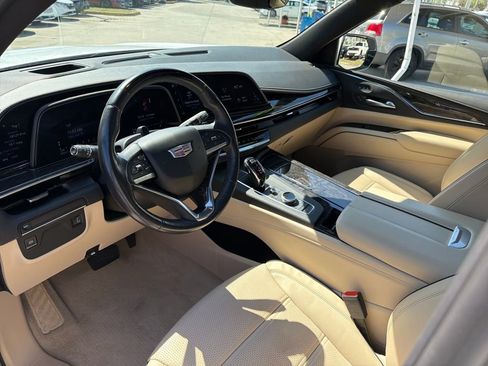 Used 2023 Cadillac Escalade ESV Premium Luxury image 14