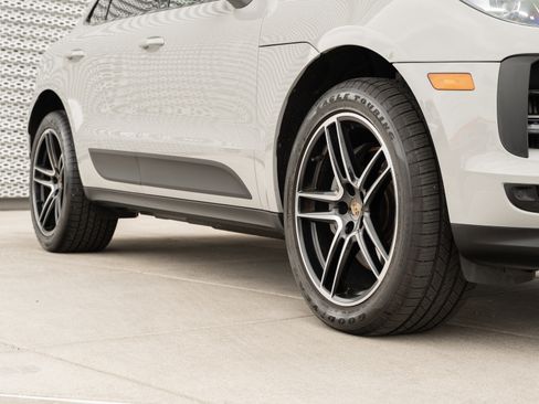 Used 2021 Porsche Macan S AWD/4WD image 34