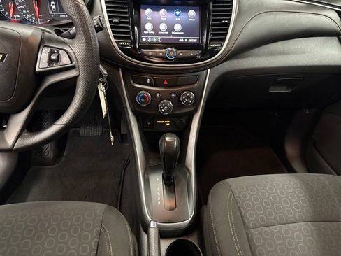 Used 2020 Chevrolet Trax LS FWD image 18